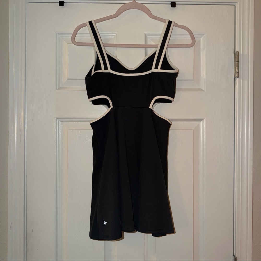 Old Navy Powersoft Fit and Flare Active Dress - Picture 4 of 5